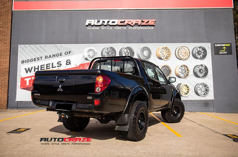MITSUBISHI TRITON BULLY XD SATIN BLACK